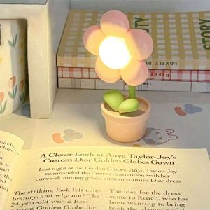 1pc Cute Mini Flower Night Light, Creative Atmosphere Bedside Lamp & Desktop Decoration Multicolor